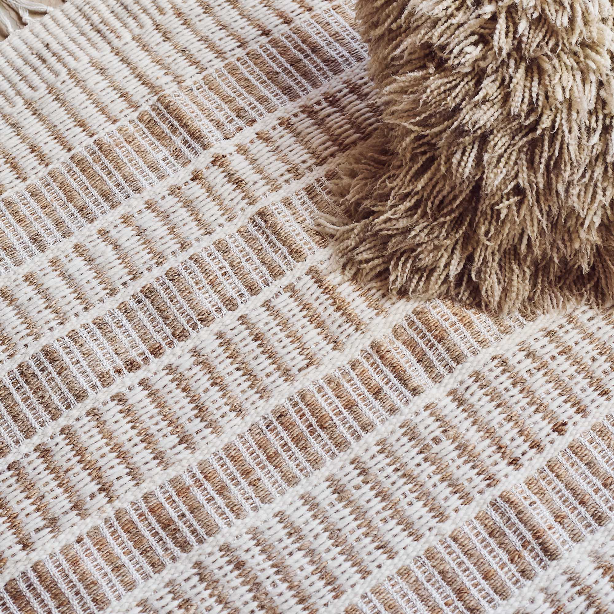 Artea Woven Rug - Image 3