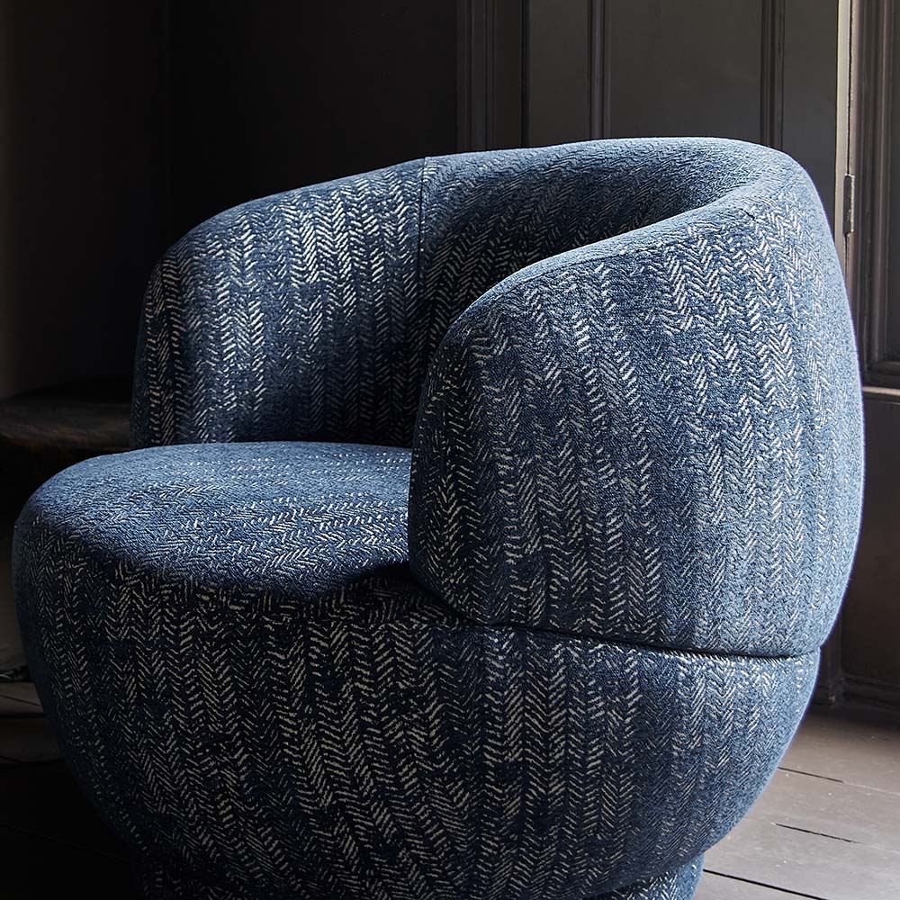 Elliot Blue Curved Armchair - Image 3