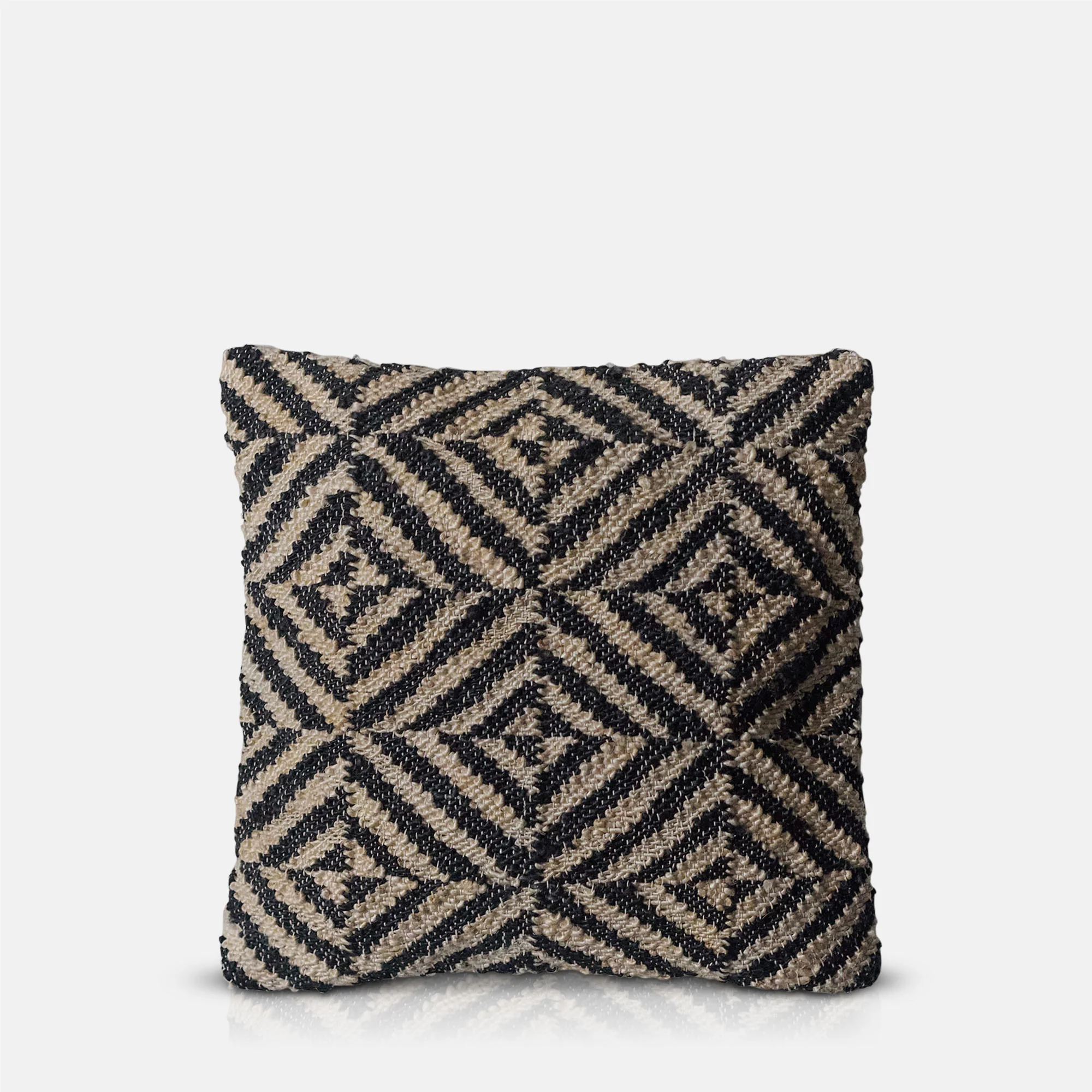 Genevra Patterned Cushion - Image 4