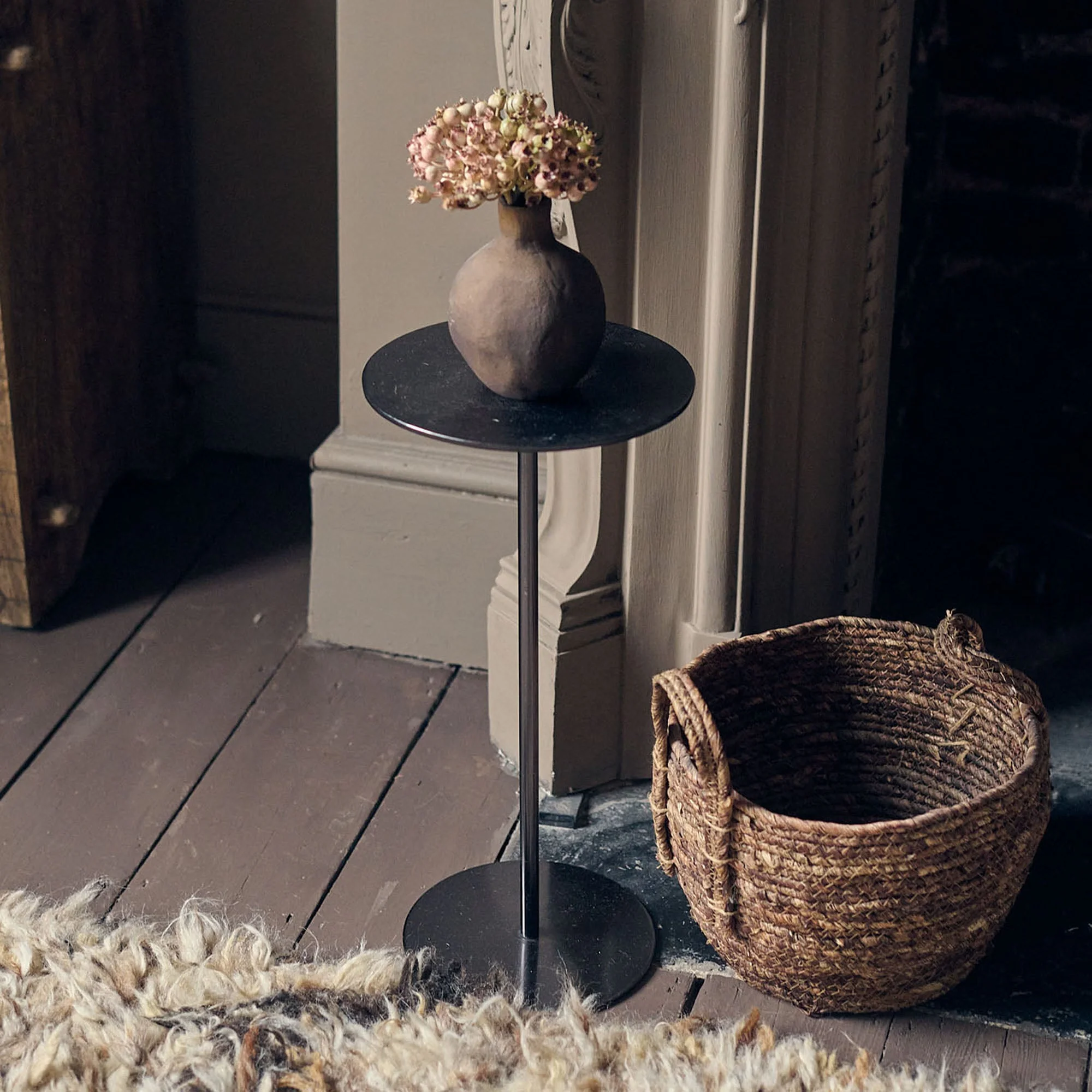 Ravenna Pedestal Table