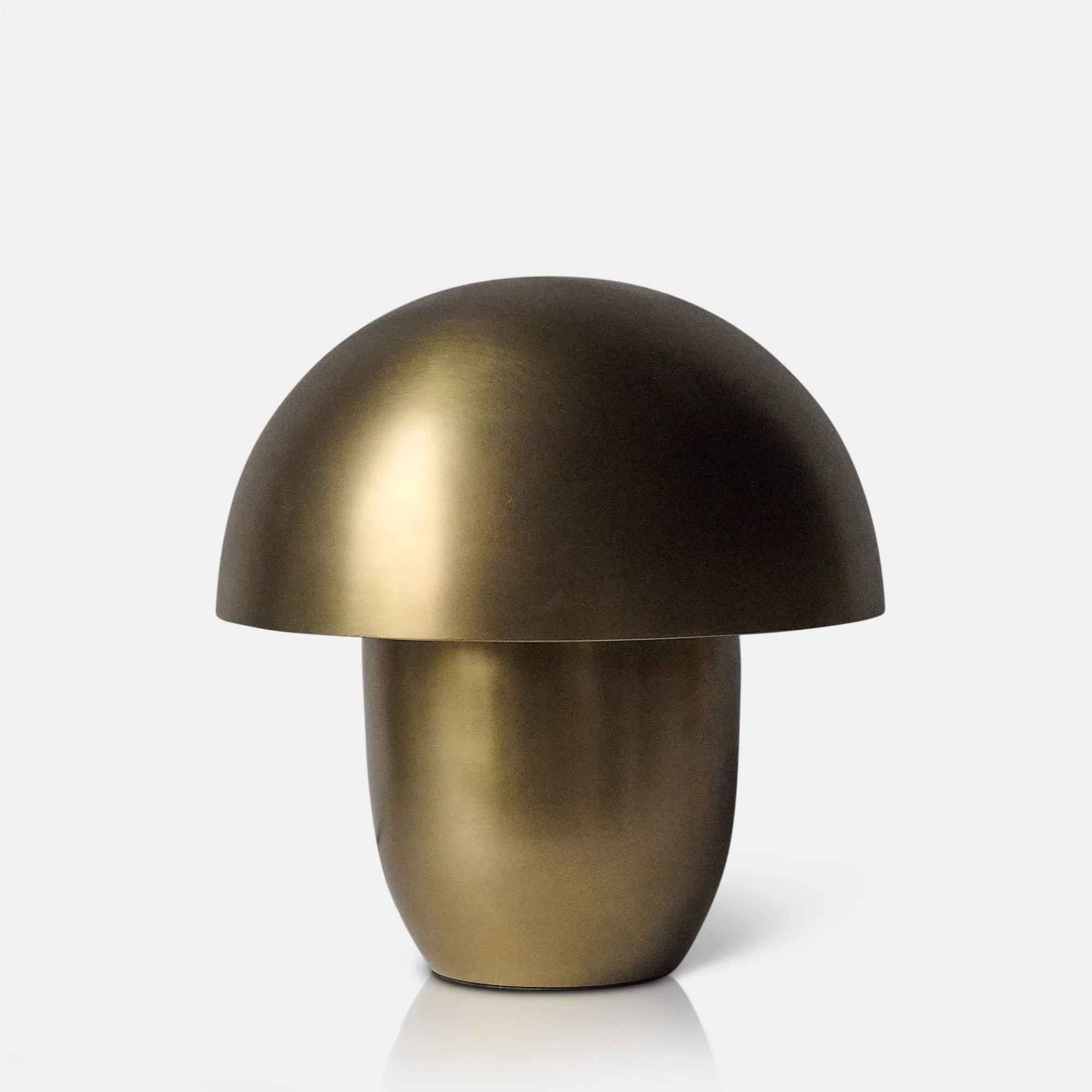 Titan Gold Table Lamp - Image 4