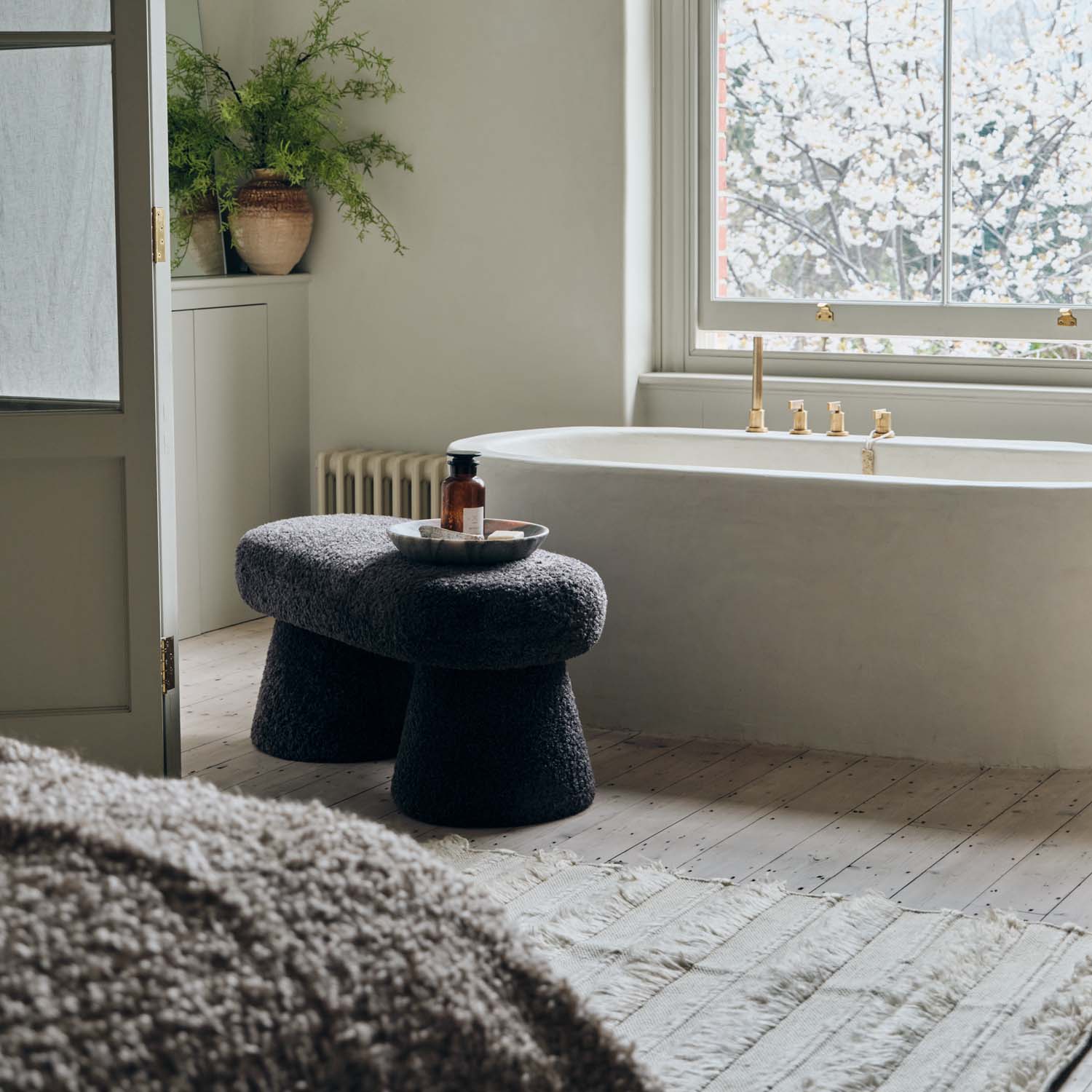 Tulip Faux Shearling Bench, Charcoal - Image 2