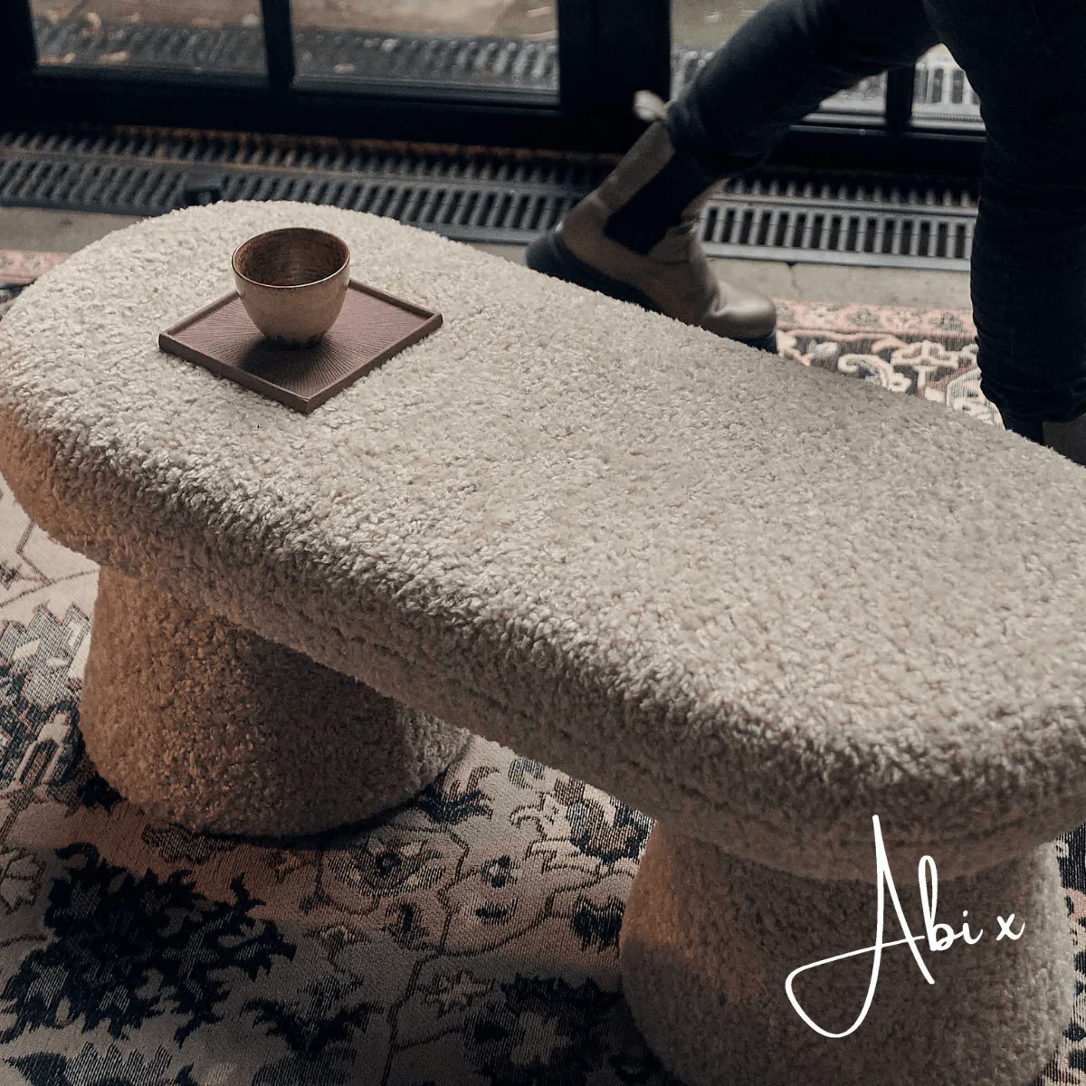 Tulip Bench, Beige - Image 6