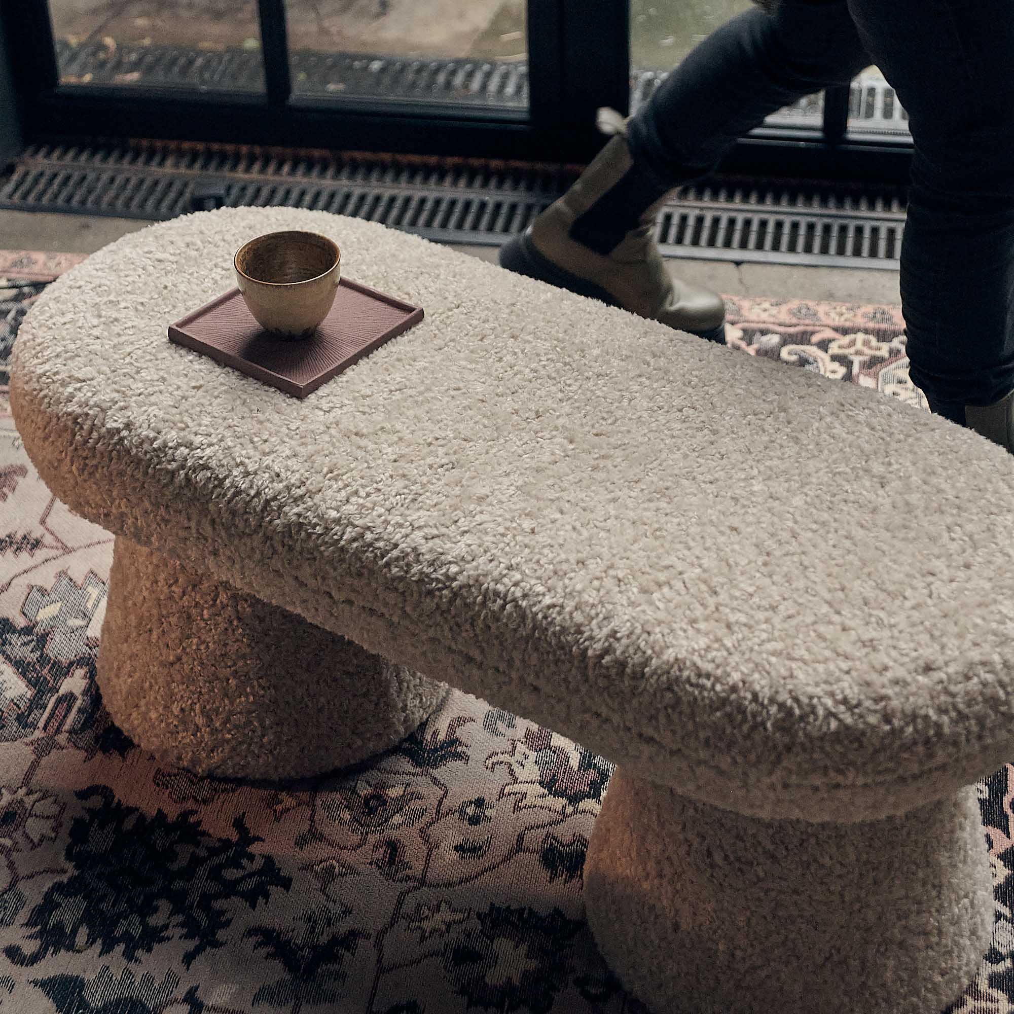 Tulip Bench, Beige - Image 7